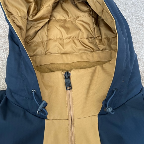 North Face Winter Jacket - Men’s - Size L - Picture 3 of 6